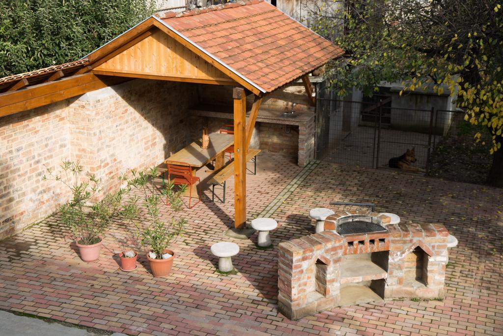Tompos Vendeghaz Es Pince Hotel Villány Екстериор снимка