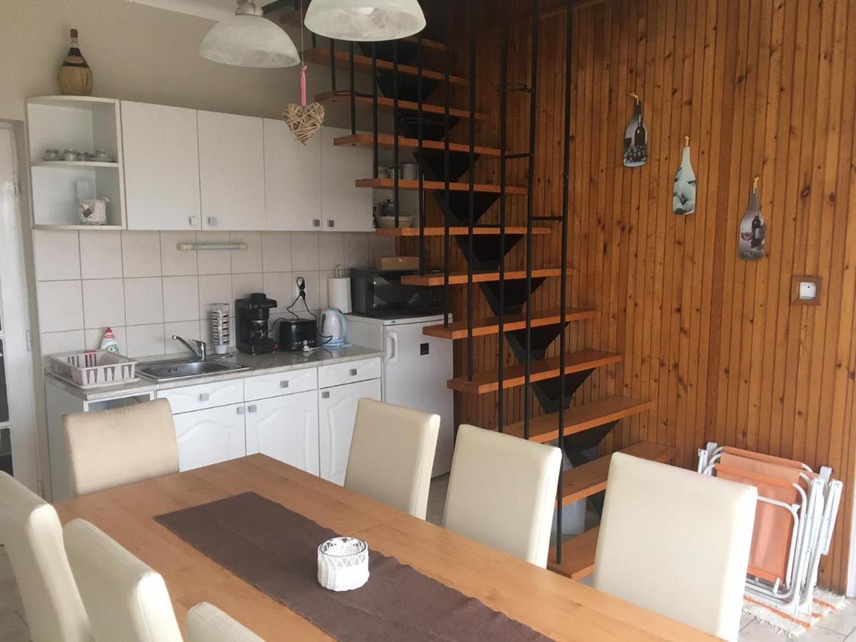 Tompos Vendeghaz Es Pince Hotel Villány Екстериор снимка