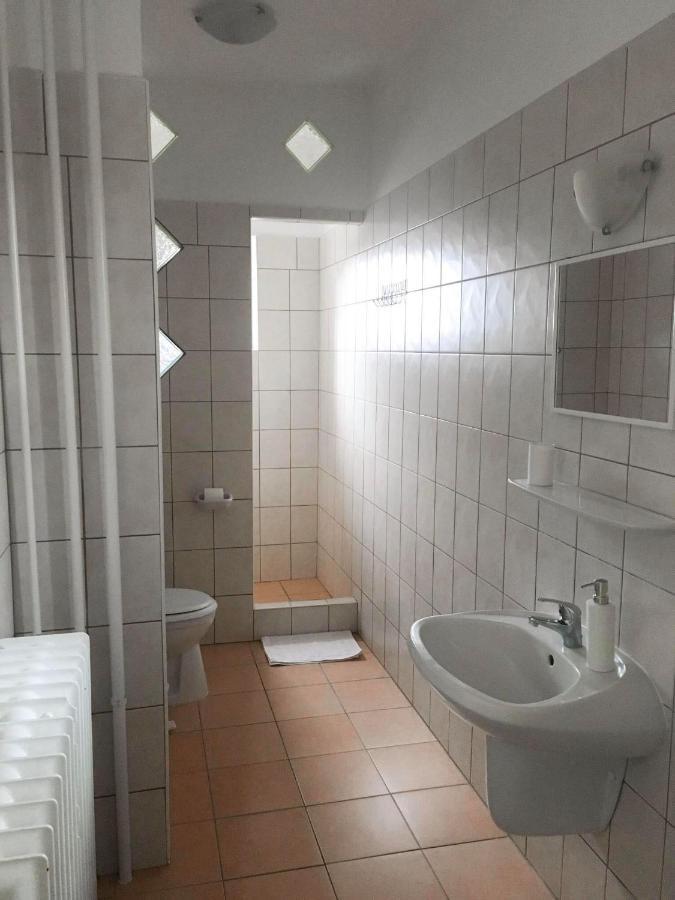 Tompos Vendeghaz Es Pince Hotel Villány Екстериор снимка