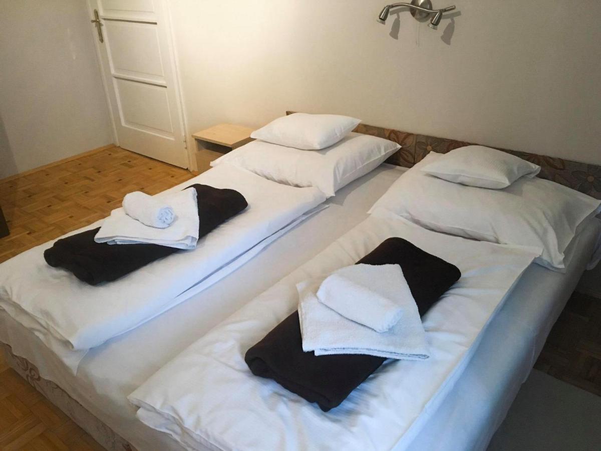 Tompos Vendeghaz Es Pince Hotel Villány Екстериор снимка